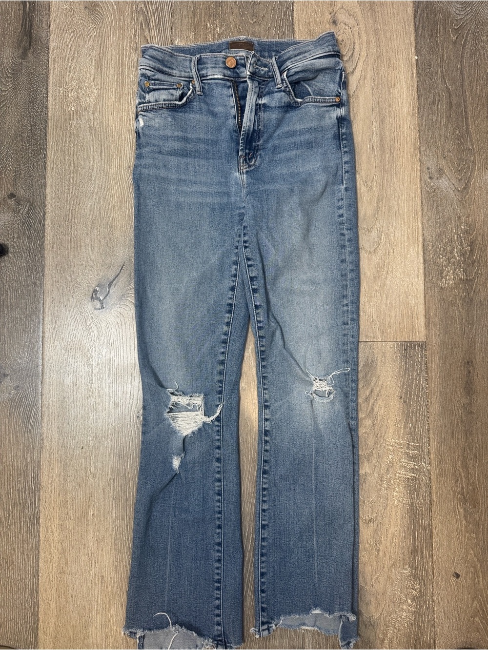 MOTHER The Insider Crop Step Chew Skinny Distressed Jeans in Faded Blue AZ1407